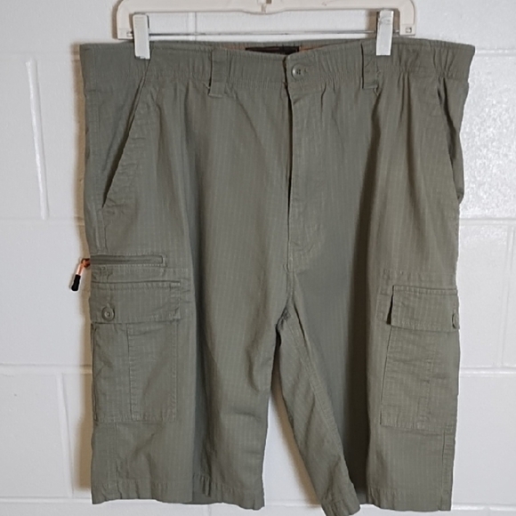 Khaki Green Outdoor Lifestyle Cargo Shorts Lightweight Stretch - Picture 1 of 12